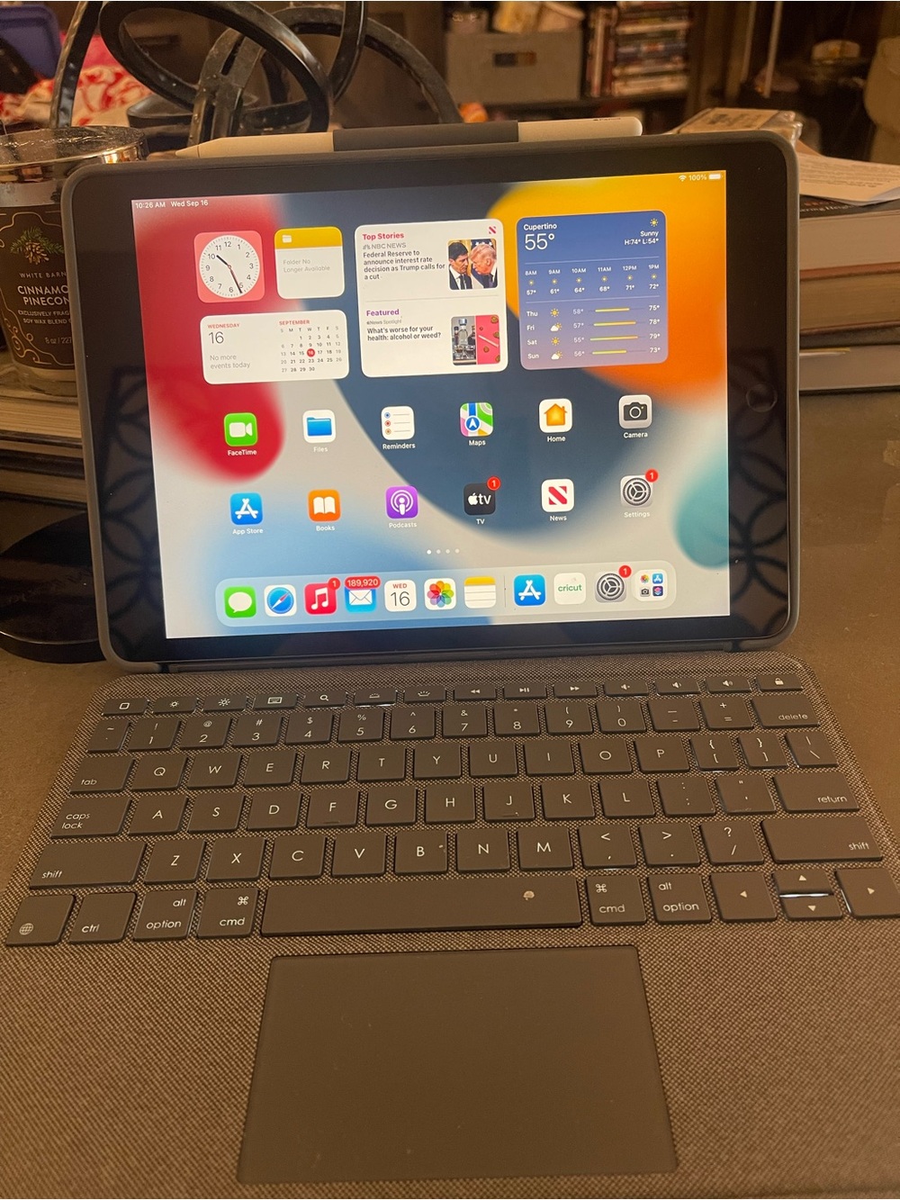 Apple iPad with Black Keyboard Case and Apple Pencil (9th Generation 256 MG)